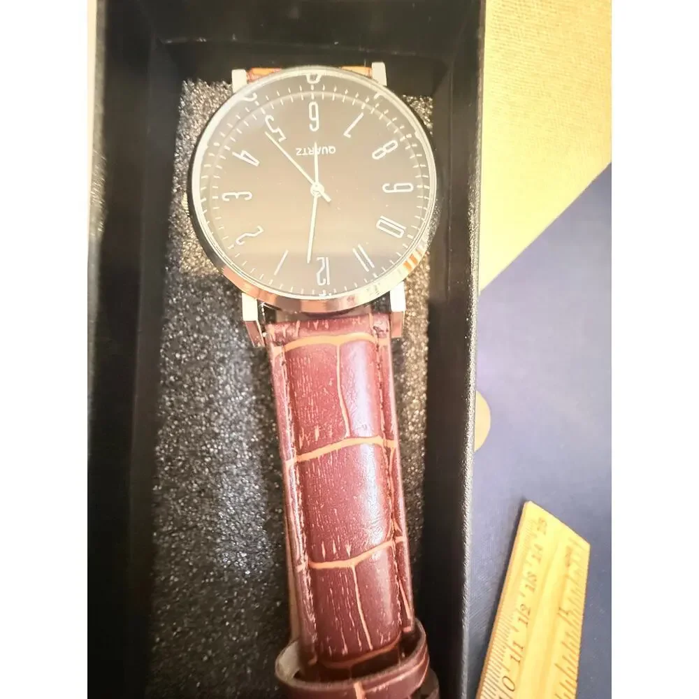 Men’s Brown Strap Quartz Watch WORKS
